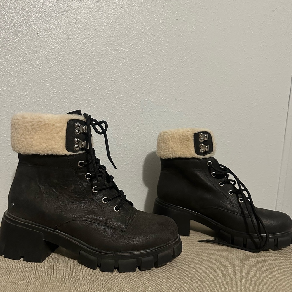 Women's size 9 Black and Cream Ankle Boots